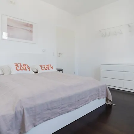 4 Bedroom - Zentral - Geraeumig - Kueche - Terrasse - Wifi - Kaffee - Parkhaus 公寓 *