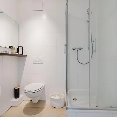 4 Bedroom - Zentral - Geraeumig - Kueche - Terrasse - Wifi - Kaffee - Parkhaus * Wiesbaden