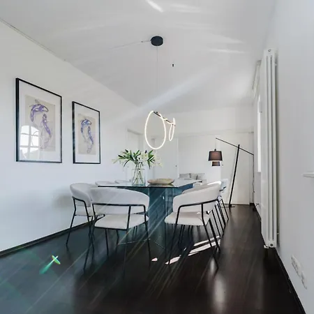 4 Bedroom - Zentral - Geraeumig - Kueche - Terrasse - Wifi - Kaffee - Parkhaus