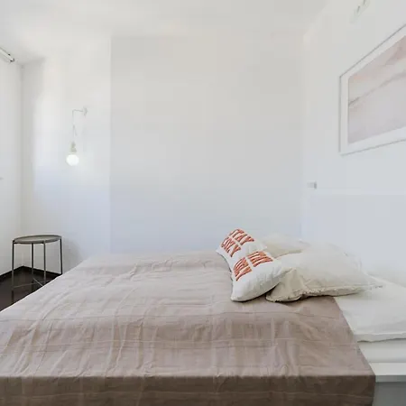 Appartement 4 Bedroom - Zentral - Geraeumig - Kueche - Terrasse - Wifi - Kaffee - Parkhaus