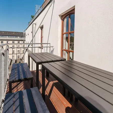 4 Bedroom - Zentral - Geraeumig - Kueche - Terrasse - Wifi - Kaffee - Parkhaus Appartement *