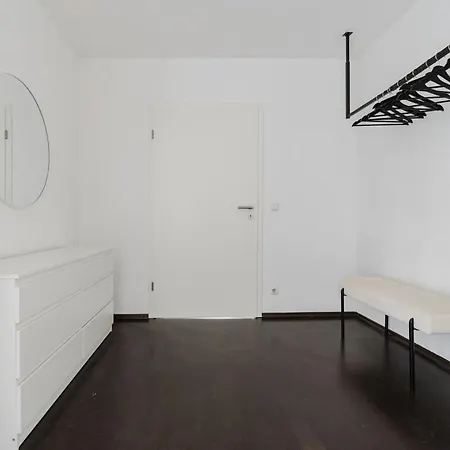 公寓 4 Bedroom - Zentral - Geraeumig - Kueche - Terrasse - Wifi - Kaffee - Parkhaus *