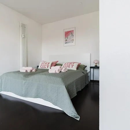 4 Bedroom - Zentral - Geraeumig - Kueche - Terrasse - Wifi - Kaffee - Parkhaus