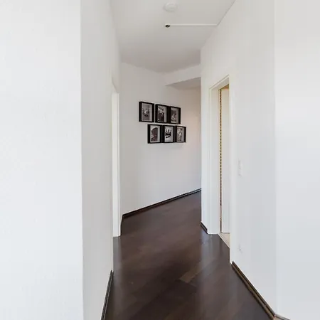 4 Bedroom - Zentral - Geraeumig - Kueche - Terrasse - Wifi - Kaffee - Parkhaus *