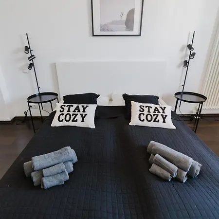 Apartment 4 Bedroom - Zentral - Geraeumig - Kueche - Terrasse - Wifi - Kaffee - Parkhaus