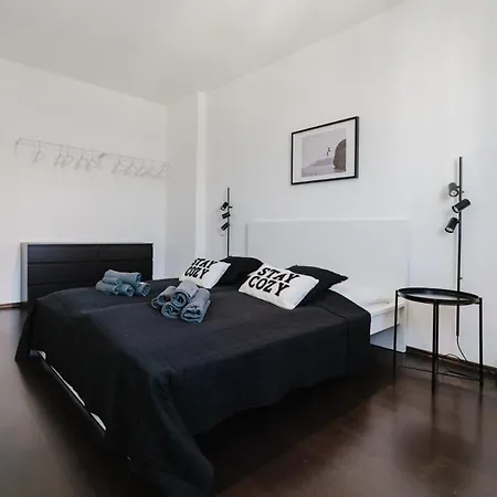 Apartment 4 Bedroom - Zentral - Geraeumig - Kueche - Terrasse - Wifi - Kaffee - Parkhaus Wiesbaden