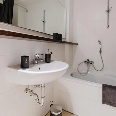 4 Bedroom - Zentral - Geraeumig - Kueche - Terrasse - Wifi - Kaffee - Parkhaus 威斯巴登