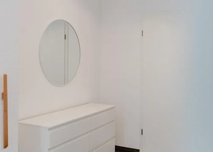 Apartman 4 Bedroom - Zentral - Geraeumig - Kueche - Terrasse - Wifi - Kaffee - Parkhaus Wiesbaden