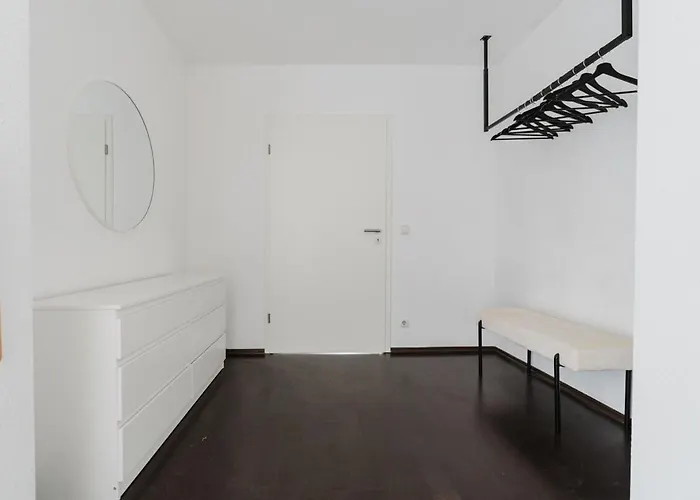 Apartman 4 Bedroom - Zentral - Geraeumig - Kueche - Terrasse - Wifi - Kaffee - Parkhaus *