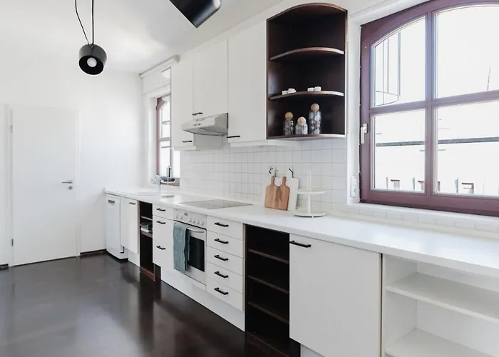 4 Bedroom - Zentral - Geraeumig - Kueche - Terrasse - Wifi - Kaffee - Parkhaus *