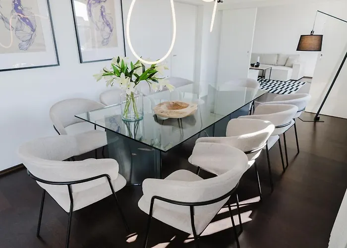 Apartman 4 Bedroom - Zentral - Geraeumig - Kueche - Terrasse - Wifi - Kaffee - Parkhaus