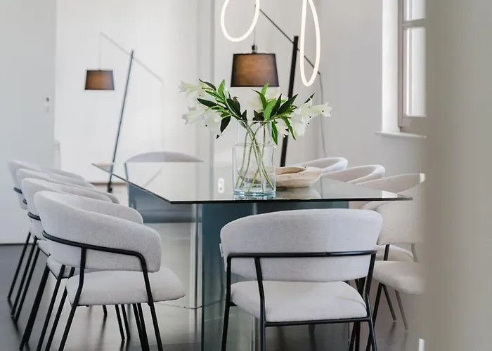 4 Bedroom - Zentral - Geraeumig - Kueche - Terrasse - Wifi - Kaffee - Parkhaus Apartman *