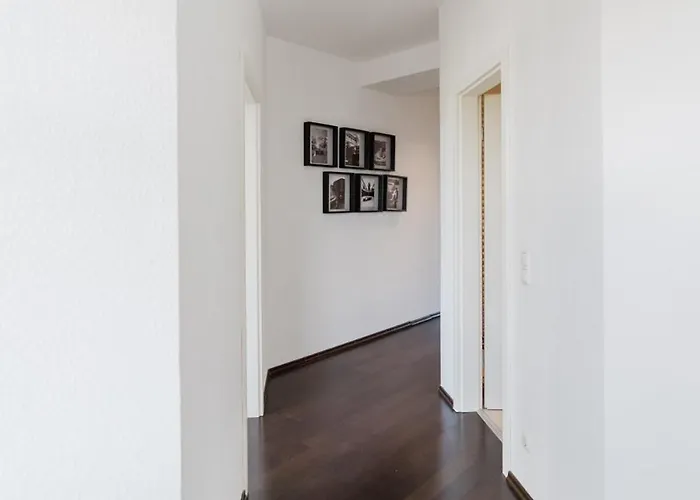 4 Bedroom - Zentral - Geraeumig - Kueche - Terrasse - Wifi - Kaffee - Parkhaus *