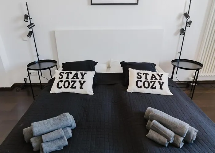 Apartman 4 Bedroom - Zentral - Geraeumig - Kueche - Terrasse - Wifi - Kaffee - Parkhaus