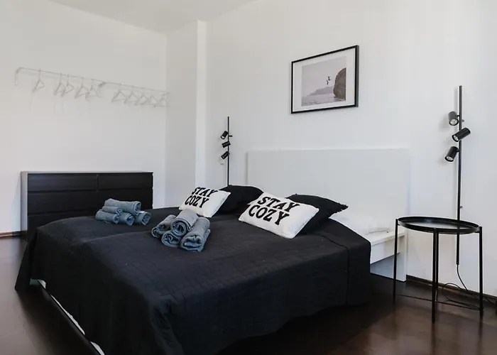 Apartman 4 Bedroom - Zentral - Geraeumig - Kueche - Terrasse - Wifi - Kaffee - Parkhaus Wiesbaden